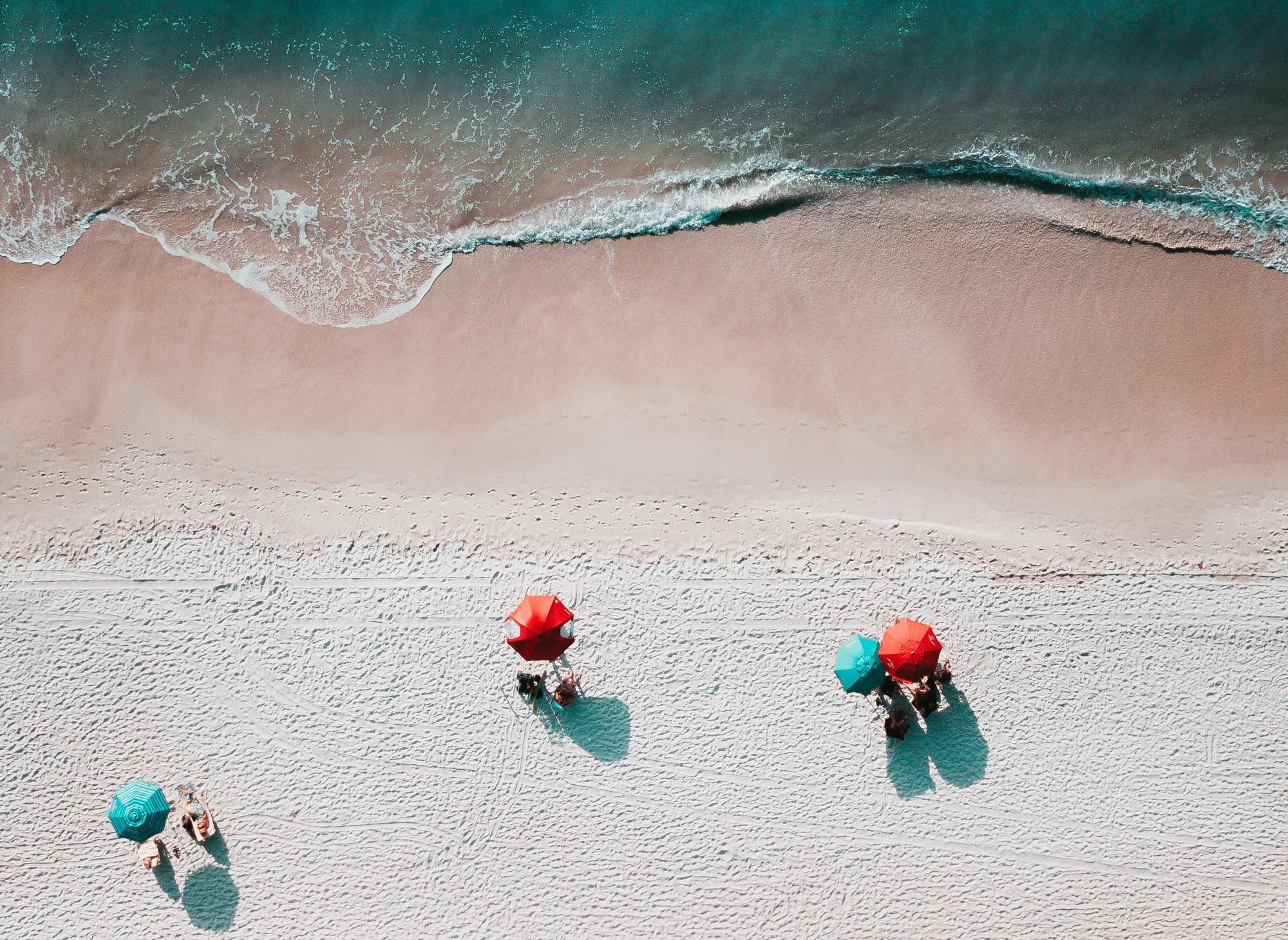 Soak Up the Sun With These Organic Sunscreen Brands